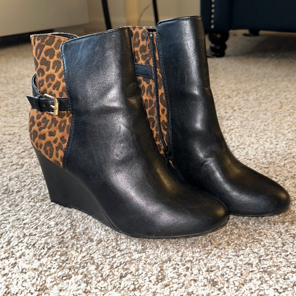 Wedge bootie